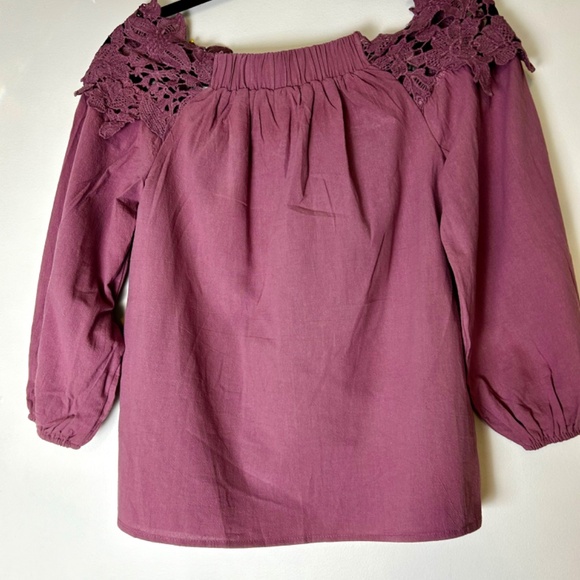 Burgundy off the Shoulder Crochet Lace Detail 3/4 sleeve Blouse Sz Small - Picture 2 of 4